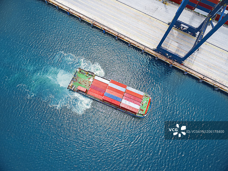 集装箱货轮航拍图片素材