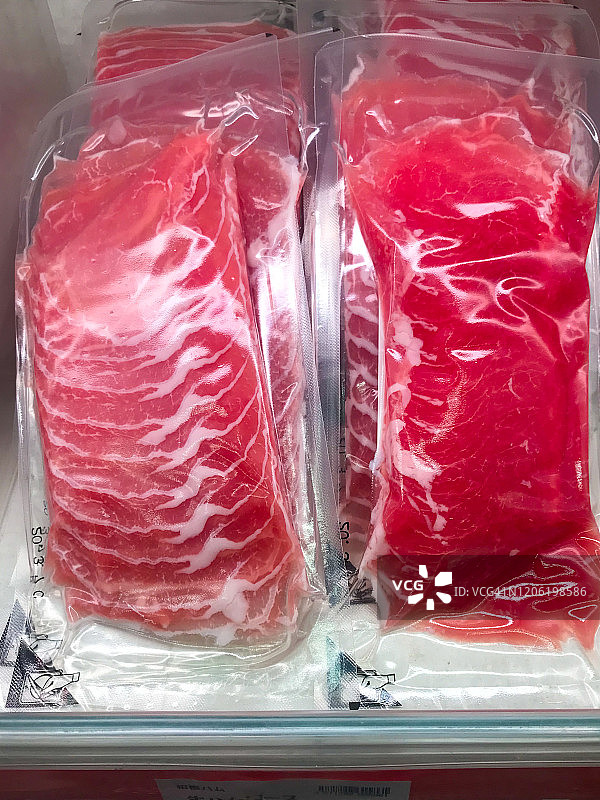 真空包装的生火腿图片素材