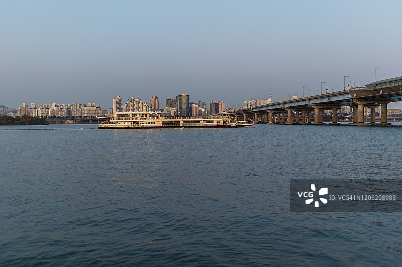 韩国首尔麻浦大桥城市风光图片素材