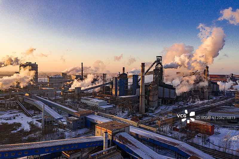 冬季工业区日落图片素材