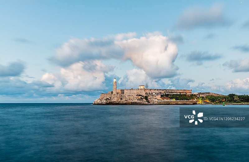 哈瓦那莫罗城堡的古老石灯塔图片素材