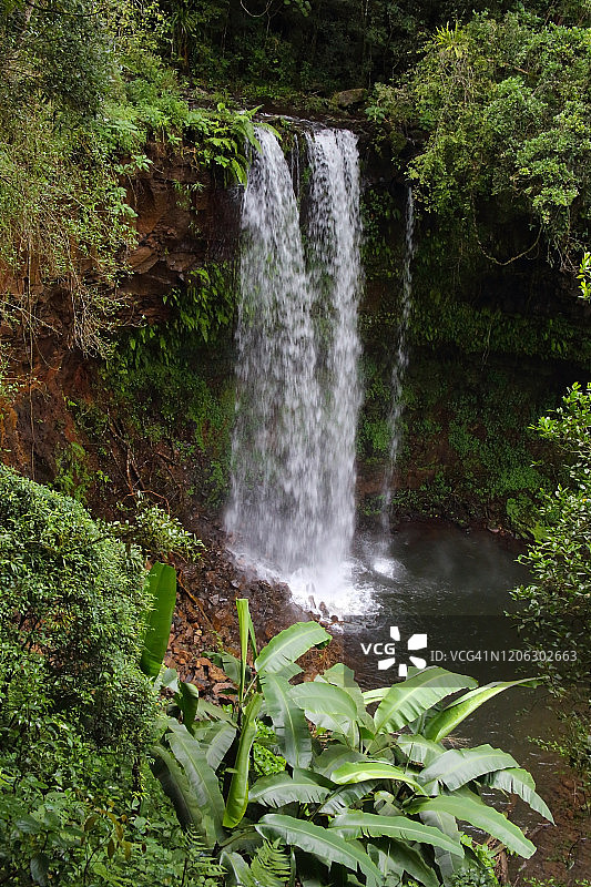 马达加斯加琥珀山国家公园的安塔卡拉那瀑布图片素材