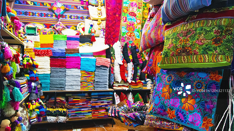 圣米格尔德阿连德市场上的玛雅纺织品图片素材