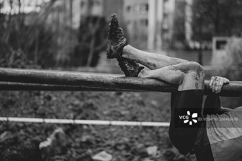 泥浆赛跑者图片素材