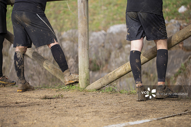 泥浆赛跑者图片素材