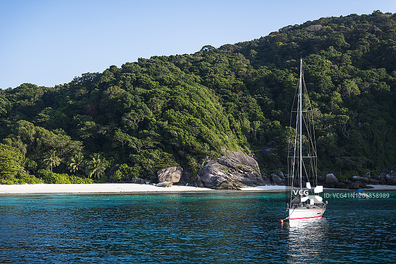 斯米兰群岛8号岛的唐老鸭湾或奥库克图片素材