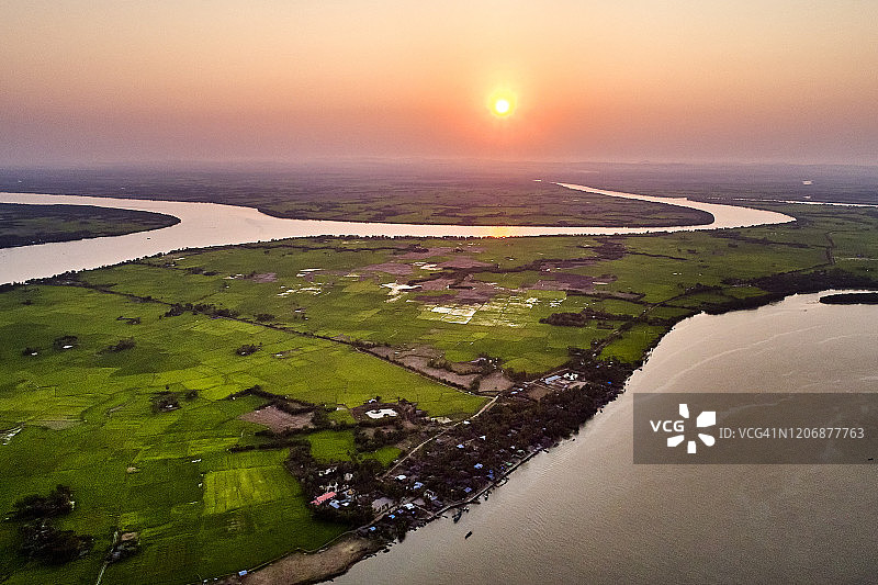 缅甸伊洛瓦底江三角洲的稻田图片素材