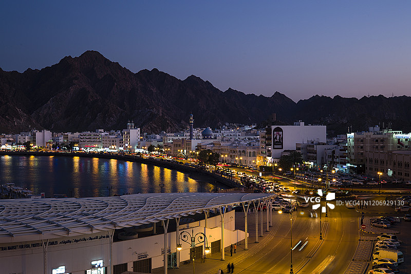 阿曼首都马斯喀特穆特拉山景图片素材
