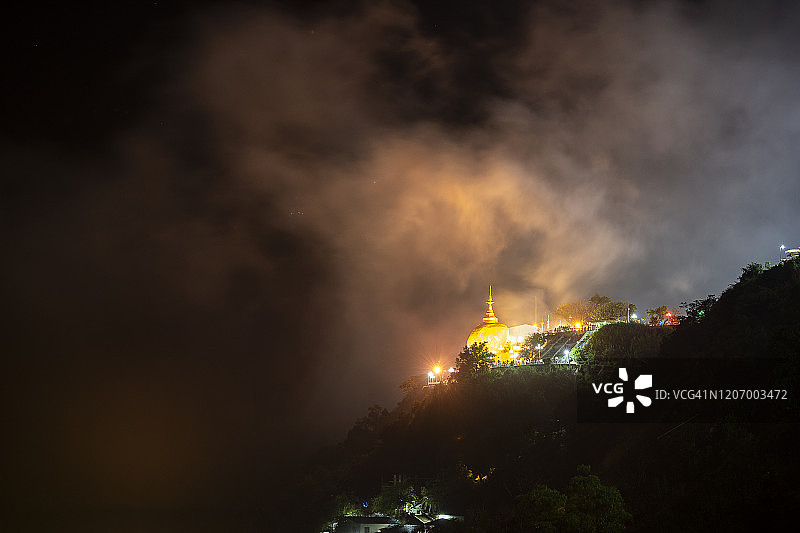 缅甸孟邦吉谛瑜佛塔或金岩佛教圣地图片素材