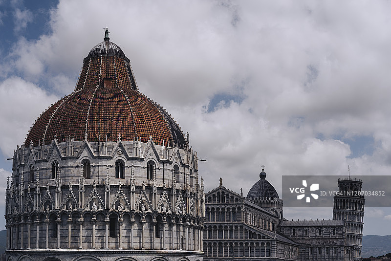 比萨洗礼堂、大教堂和斜塔图片素材