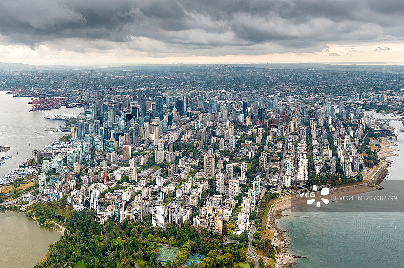 加拿大不列颠哥伦比亚省温哥华天际线鸟瞰图片素材
