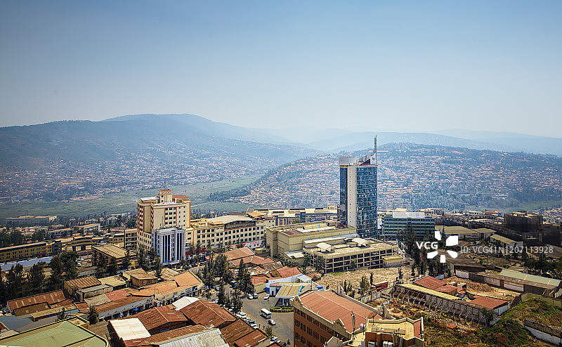 卢旺达基加利及周边丘陵的城市景观图片素材