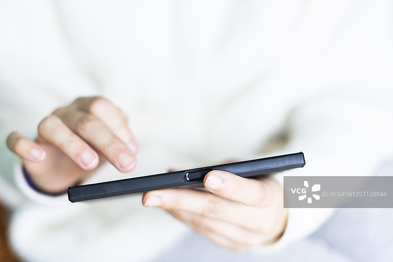 女性智能手机图片素材