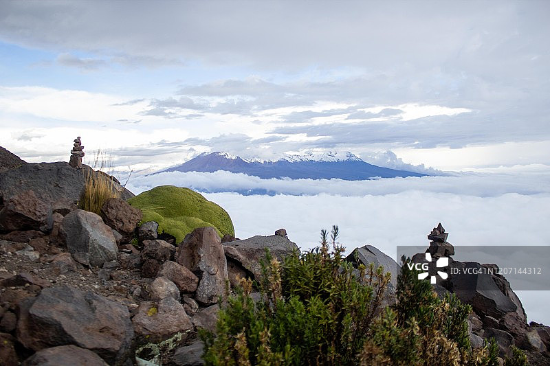 米斯蒂火山的Apachetas图片素材