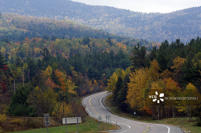 纽约州阿迪朗达克国家公园公路图片素材