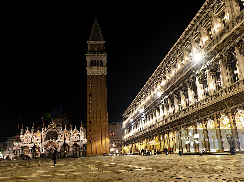 威尼斯圣马可广场的游客图片素材