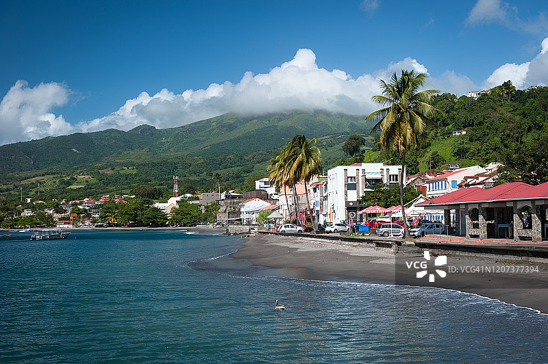 马提尼克圣皮埃尔海滩和加勒比海图片素材