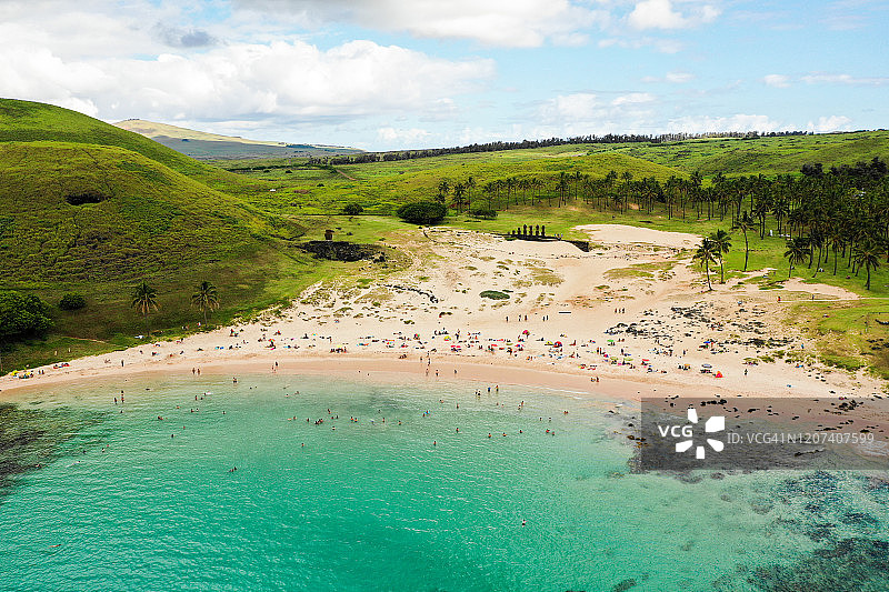 智利复活节岛阿纳凯纳海滩航拍图片素材