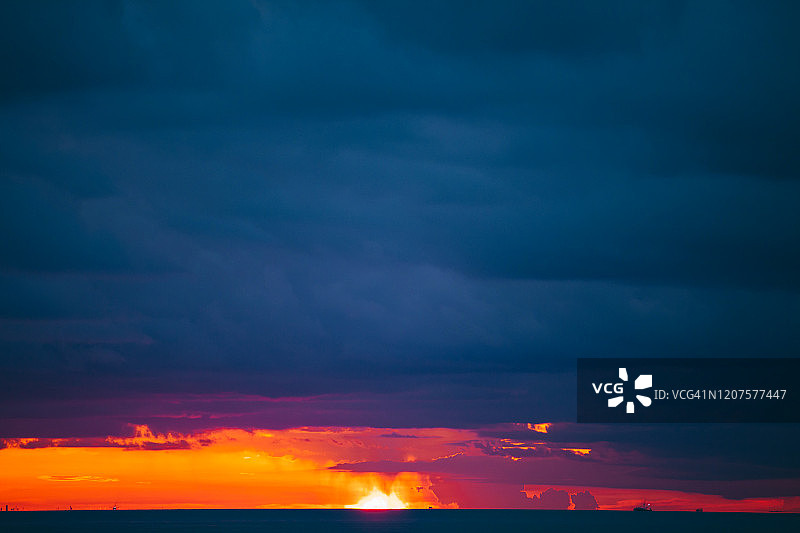 莫比尔湾日落图片素材