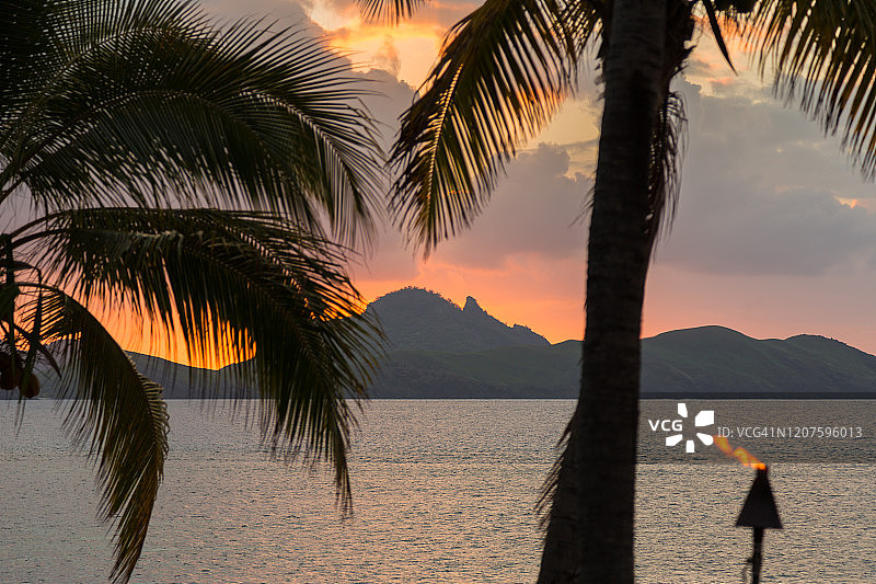 亚努亚岛日落图片素材