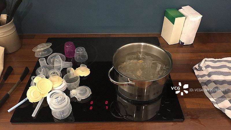 在挪威奥斯陆消毒婴儿喂养设备图片素材