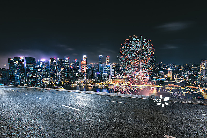 城市景观的空旷沥青路图片素材