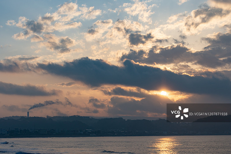 日本神奈川县清晨的海滩图片素材