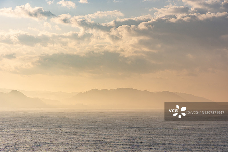 日本神奈川县清晨的海滩图片素材