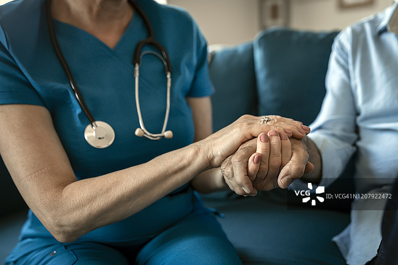 你现在在一个安全的地方图片素材