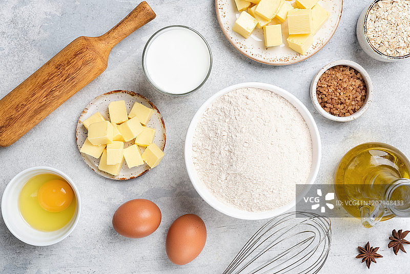 混凝土背景烘焙的食材图片素材