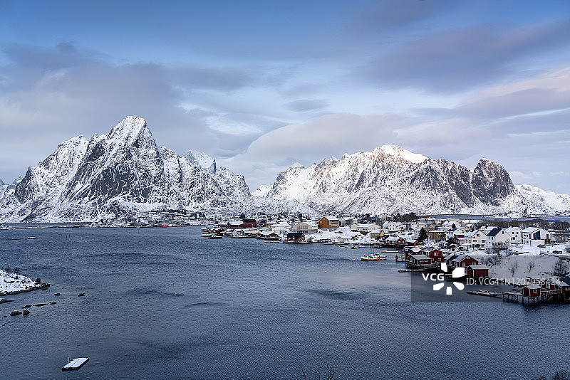 挪威雷讷夜景图片素材