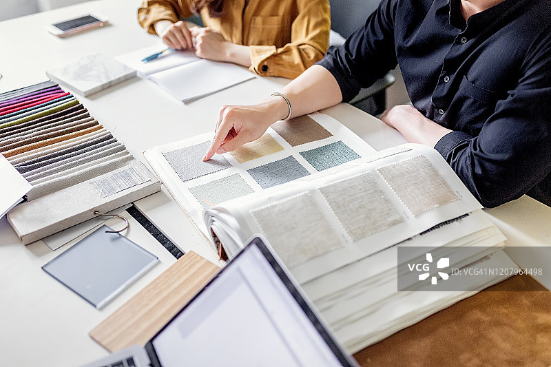 设计团队正在规划一个新项目图片素材