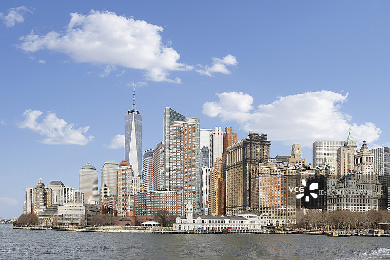 美国下曼哈顿，从自由女神像渡轮上拍摄图片素材