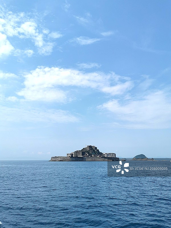 军舰岛（端岛）日间垂直拍摄图片素材