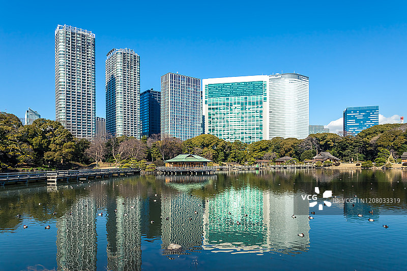 白天的东京摩天大楼，汐留，日本图片素材