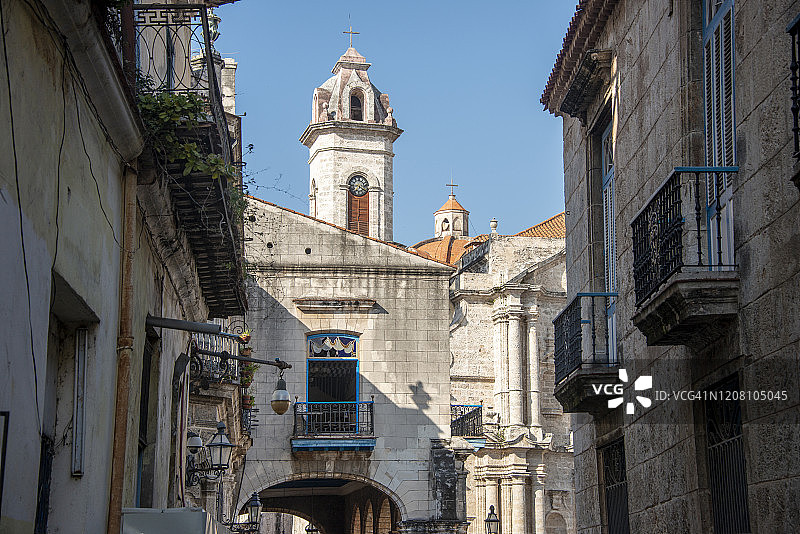 古巴哈瓦那圣克里斯托瓦尔大教堂的塔楼图片素材