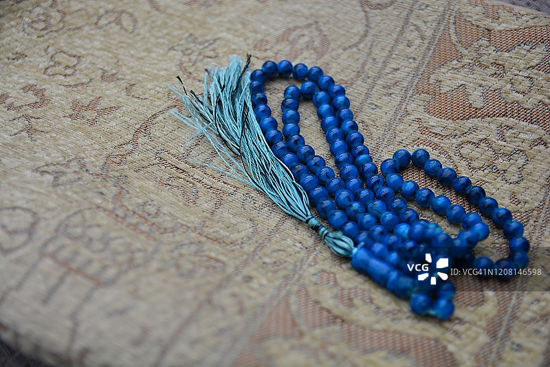 蓝色穆斯林泰斯比哈念珠图片素材