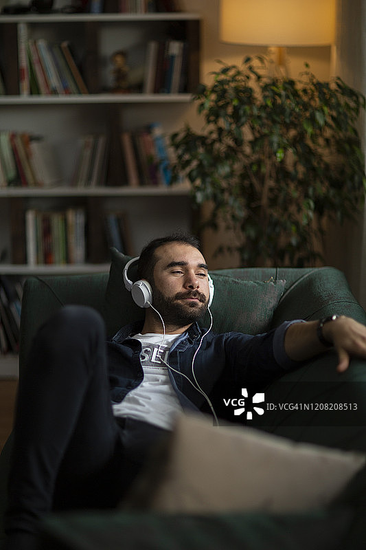 正在播放一些新音乐图片素材