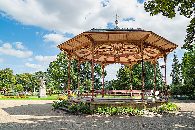 雷恩塔博尔公园阳光明媚的音乐亭图片素材