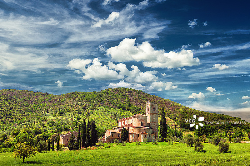 意大利托斯卡纳的圣安蒂莫修道院图片素材