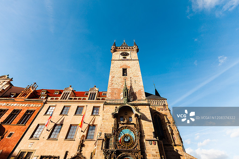 带有天文钟的老市政厅图片素材