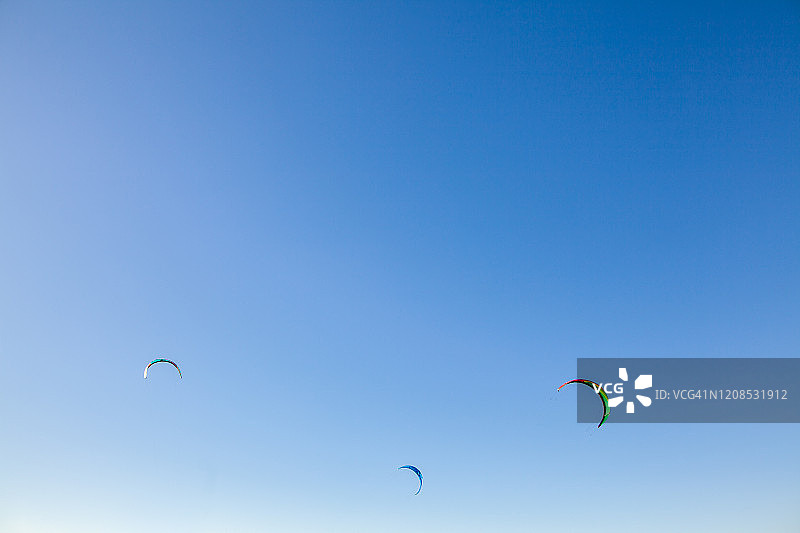 水上运动 - 尾波滑水图片素材