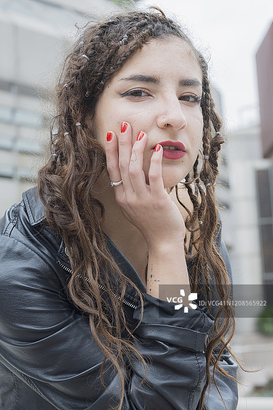 年轻女孩肖像图片素材