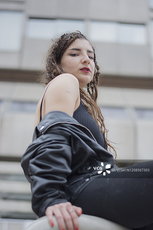 年轻女孩肖像图片素材