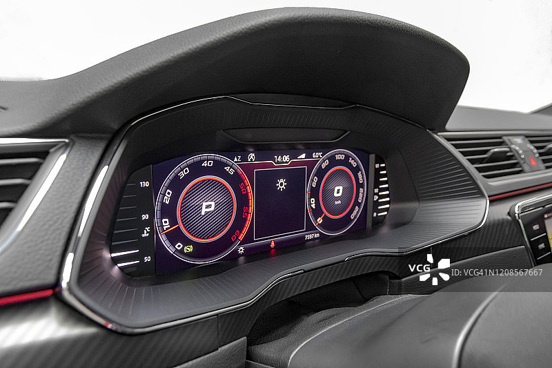 现代汽车仪表盘图片素材