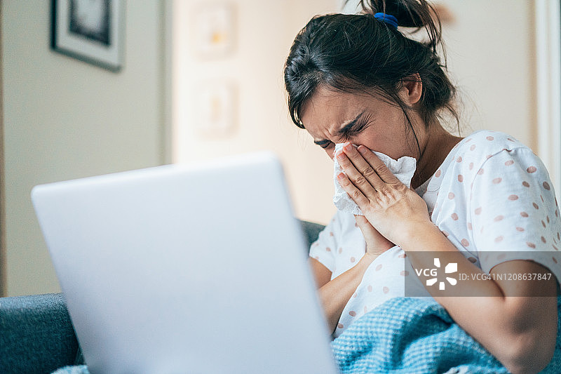 患流感的生病女人图片素材