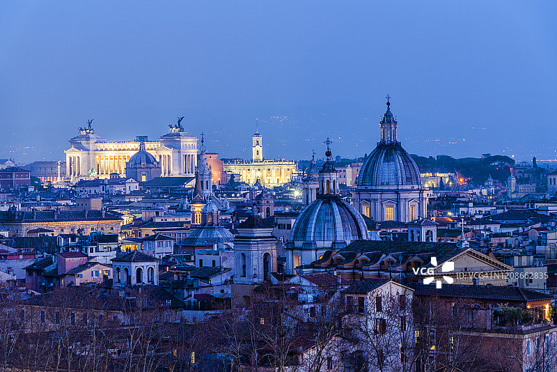 意大利罗马，祖国祭坛或维托里亚诺的黄昏图片素材