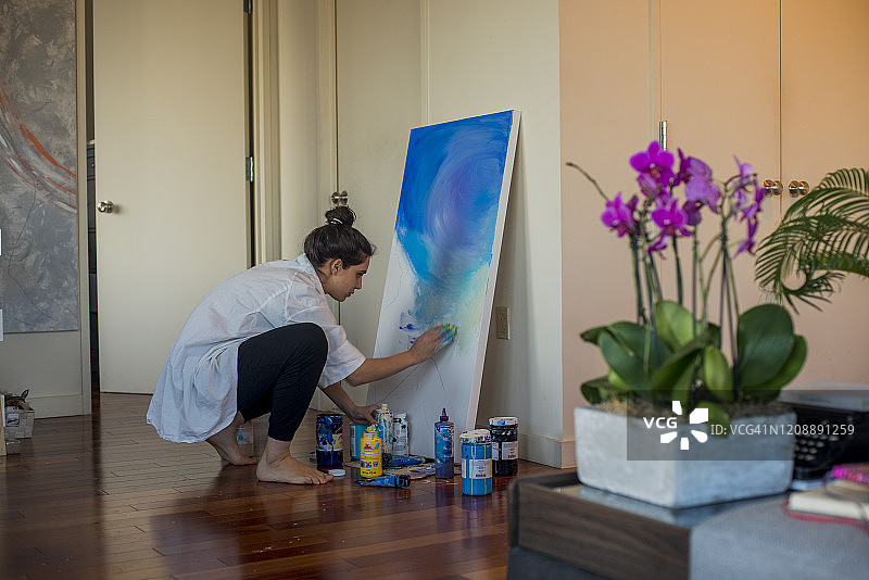 工作中的艺术家图片素材