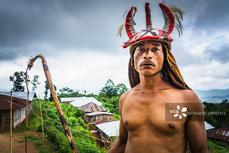 印尼门格莱族战士肖像，弗洛勒斯岛图片素材