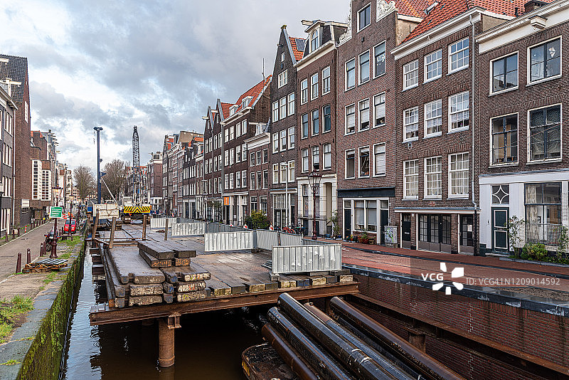 阿姆斯特丹运河维护工程图片素材